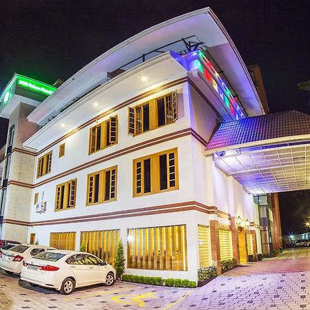 Hill Palace Hotel & Spa Kochi Exterior foto