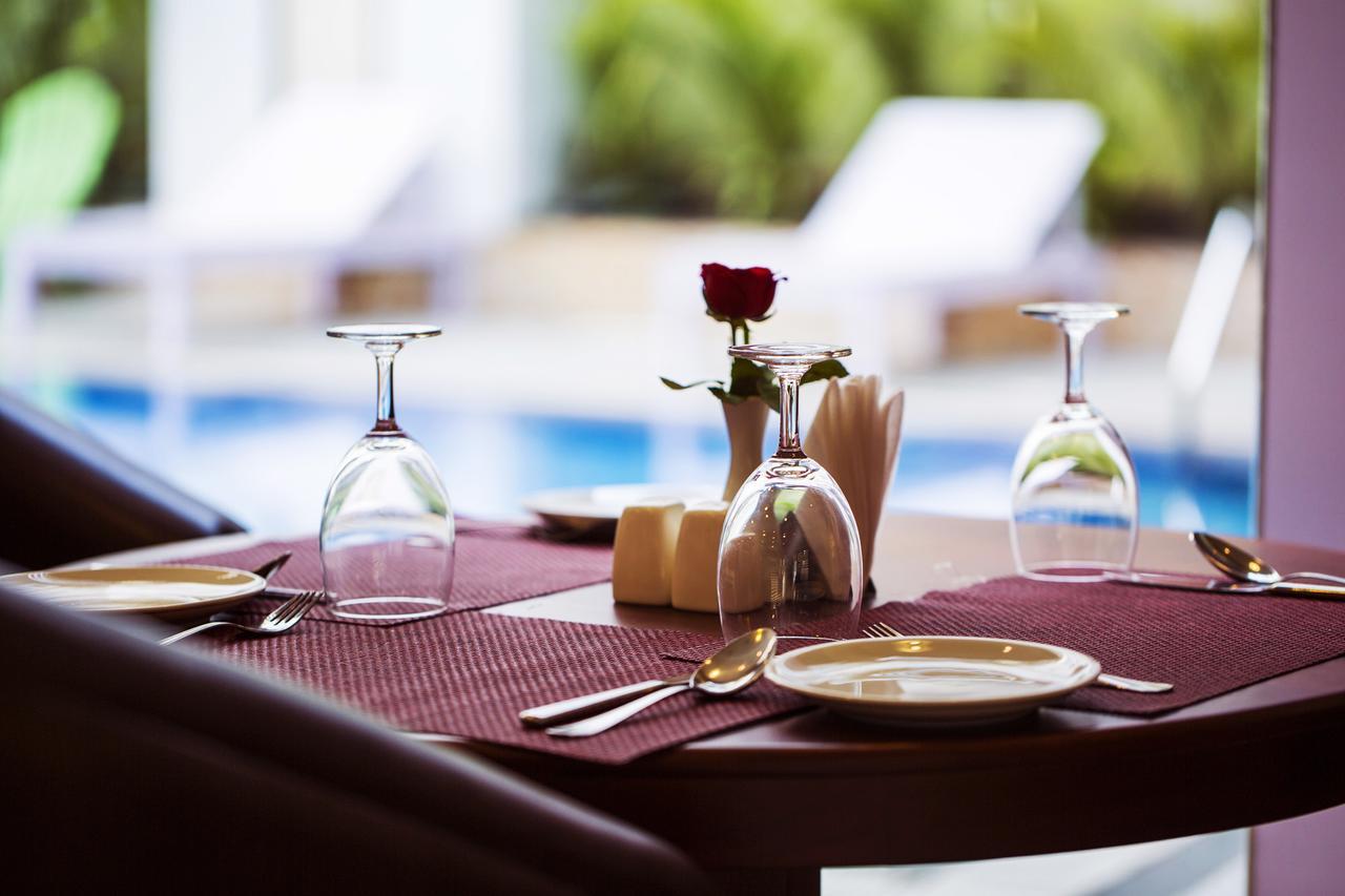 Hill Palace Hotel & Spa Kochi Exterior foto