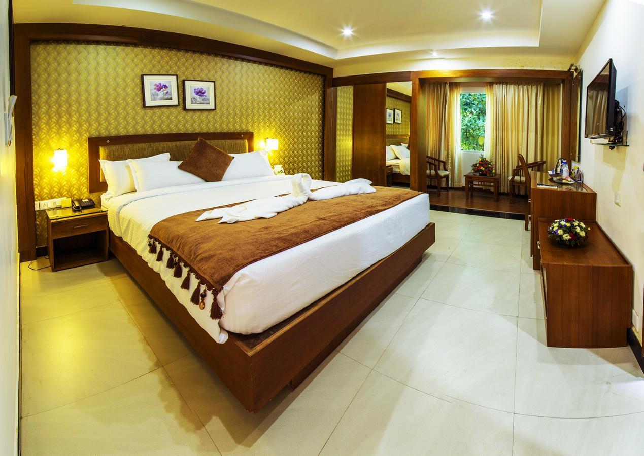 Hill Palace Hotel & Spa Kochi Exterior foto