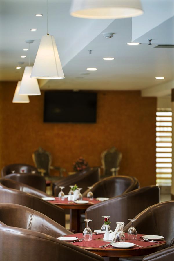 Hill Palace Hotel & Spa Kochi Exterior foto